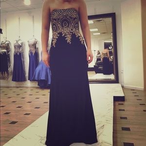 Aria’s Prom Dress
